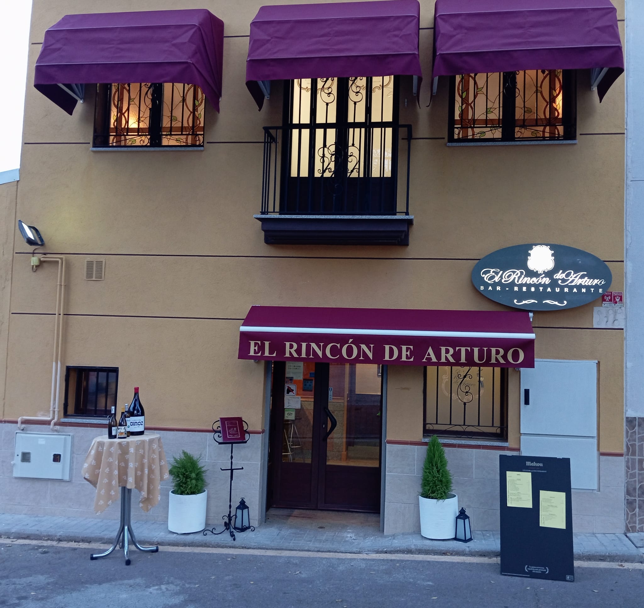 Fachada El Rincón de Arturo